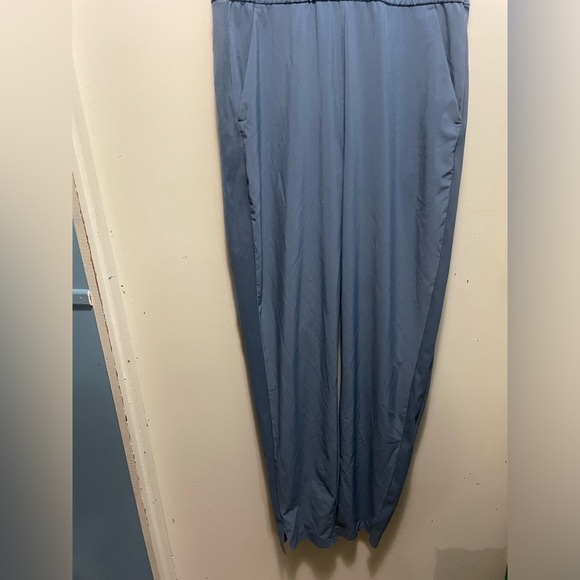 Athleta 8 (Medium) Brooklyn Jumpsuit, Cottage Blue Pants City Long Romper - Picture 4 of 16